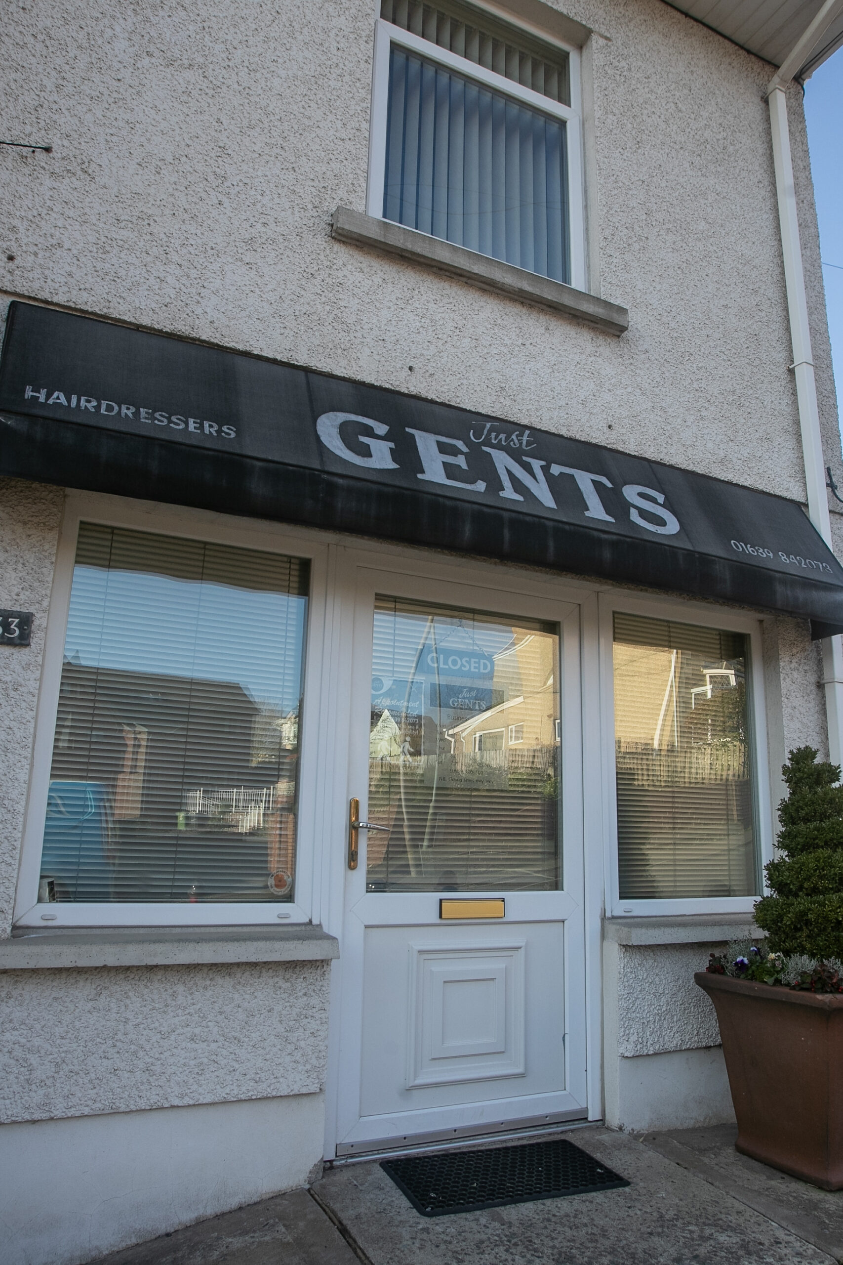 Just Gents – Gentlemen’s Barbers